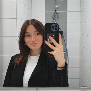 Lonneke van Krimpen - Screenshot and Social Media Collection in screenshot_2022 09 23 20 39 18 21_1c337646f29875672b5a61192b9010f9.jpg - hidden celebrity photo